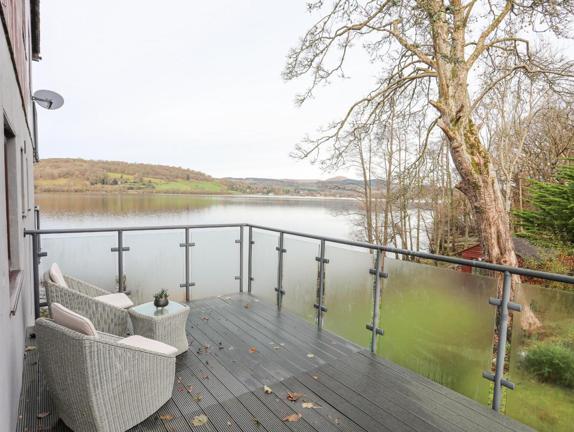 Vyrnwy Lakeside - Bala Lake Bagian luar foto